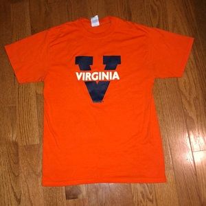✴️✴️University of Virginia t-shirt✴️✴️